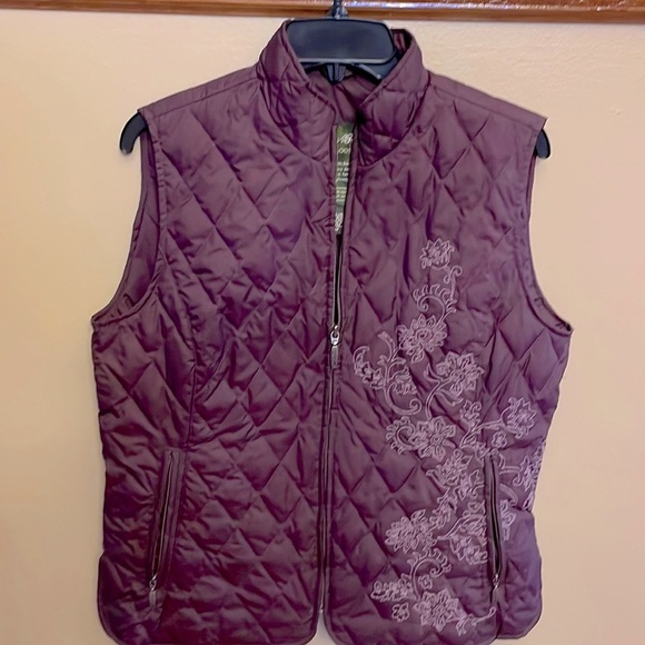 Eddie Bauer woman’s premium Goose Down purple vest quilted Embroidered zip up M - Picture 2 of 12